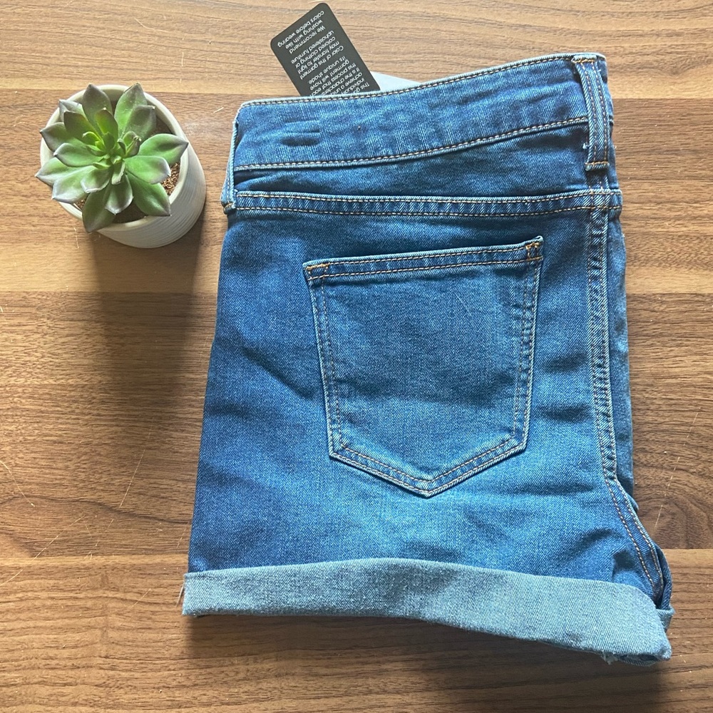 Celebrity Pink denim shorts - Picture 4 of 6